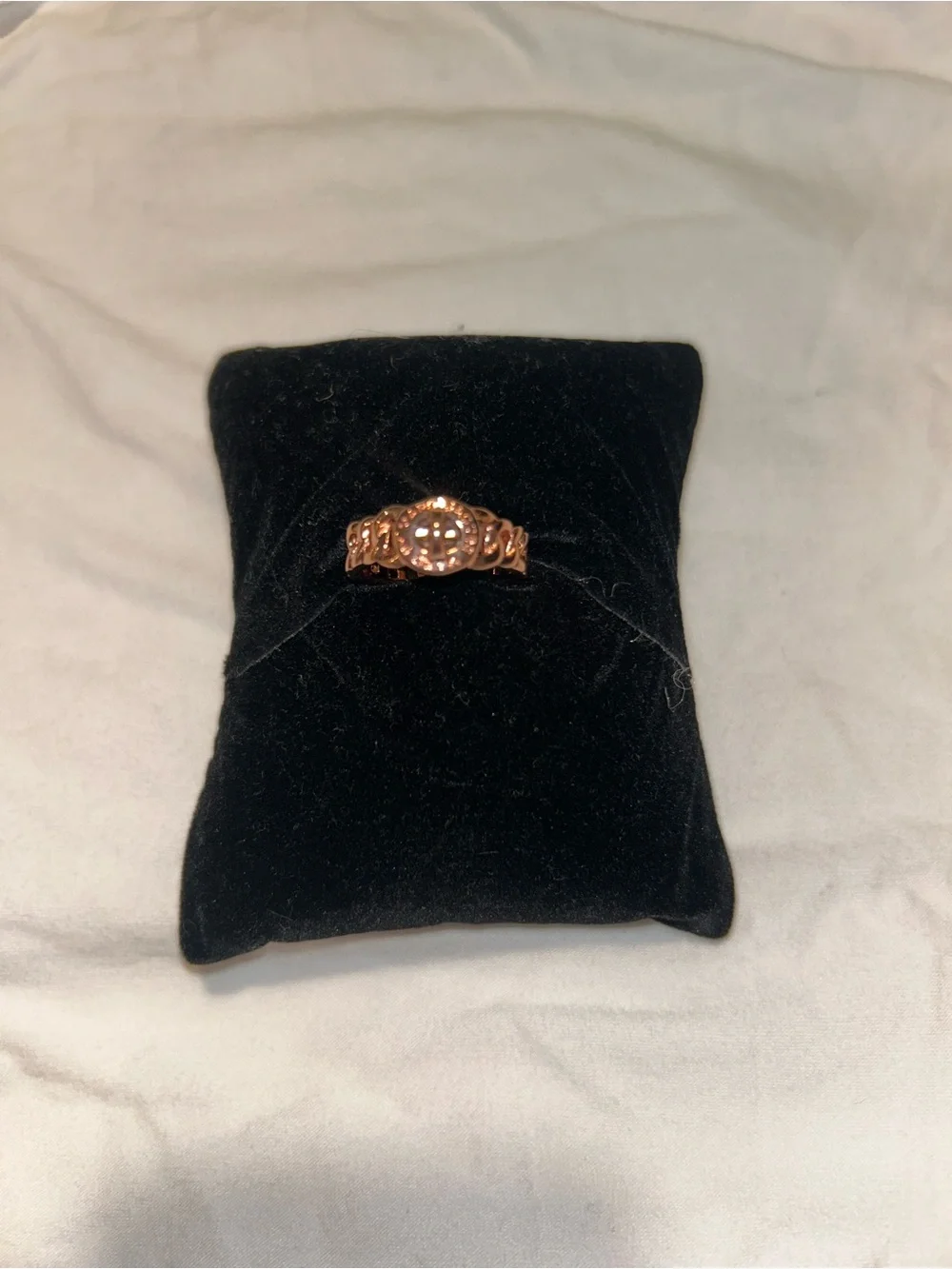 Marc jacobs Rose Gold Floral Cluster Ring -NWT size medium (8-9)